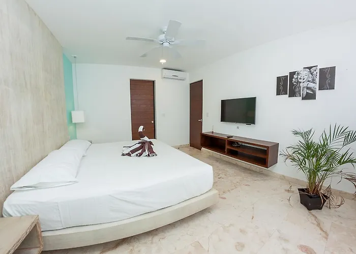 Aparthotel Apartamento A-Nah Downtown 4*
