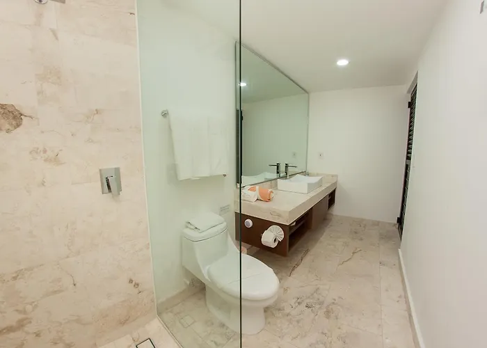 Aparthotel Apartamento A-Nah Downtown 4*