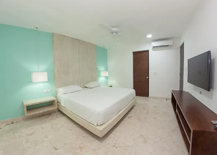 Aparthotel Apartamento A-Nah Downtown 4*