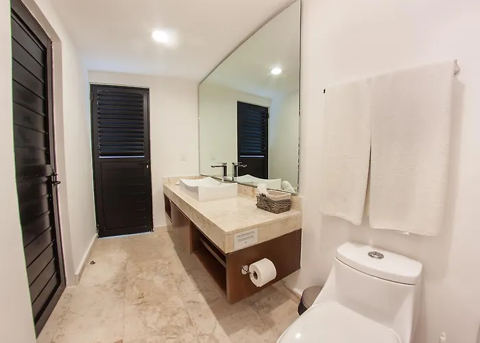 Aparthotel Apartamento A-Nah Downtown 4*